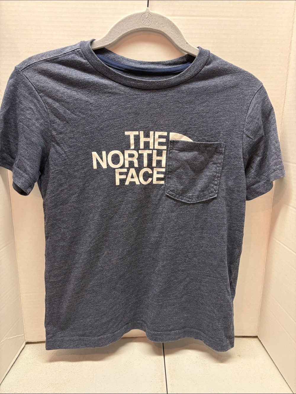 The North Face Boys Short Sleeve Pocket Tee in Heather Blue